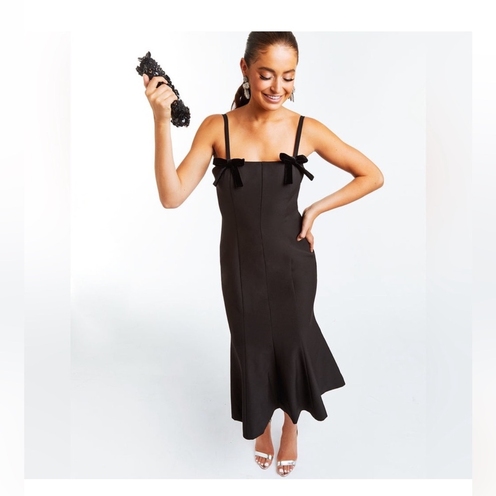 Elegant Black Midi Dress
